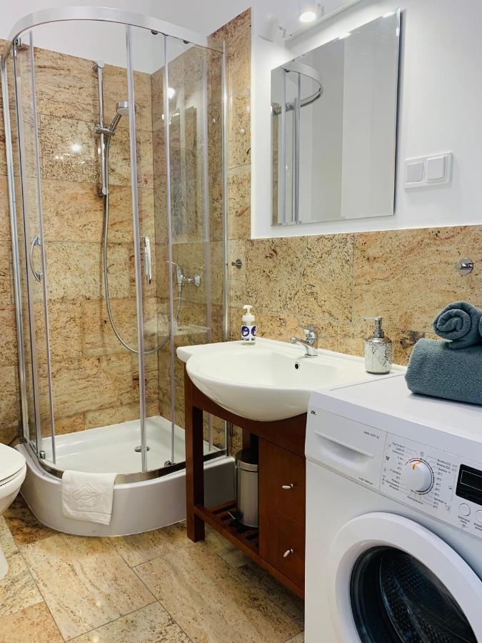 Apartament Walczaka Nr 16 Miejsce Parkingowe ゴジュフ・ヴィエルコポルスキ エクステリア 写真